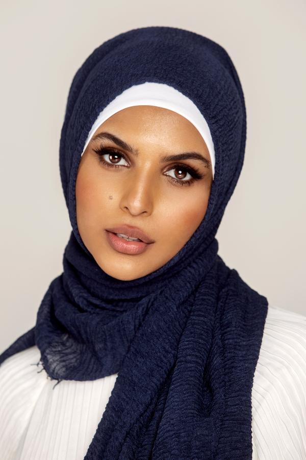 Navy Crinkle Hijab
