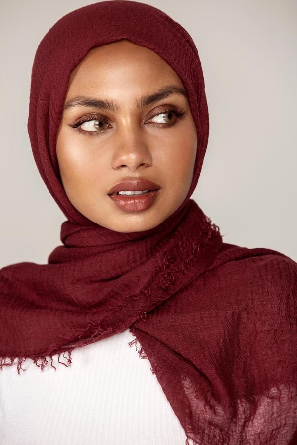 Red Currant Crinkle Hijab