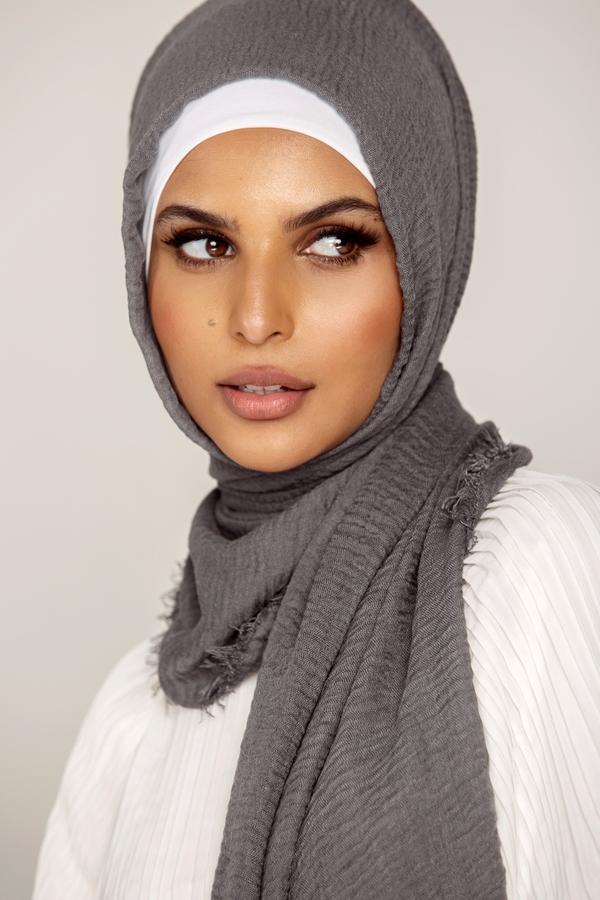 Dark Grey Crinkle Hijab